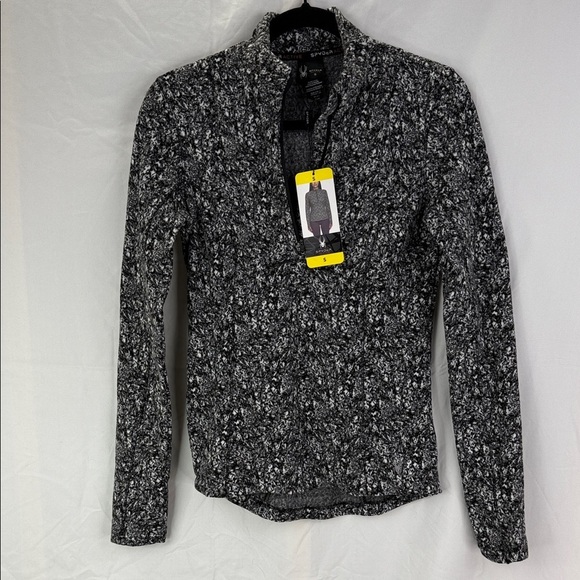 Spyder Active Black and White Size S Half Zip Fleece w/pocket & thumbholes NWT - Picture 1 of 5